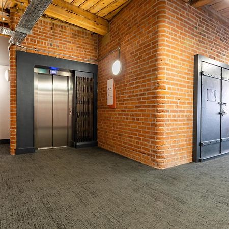 Easyhotel Манчестер Экстерьер фото