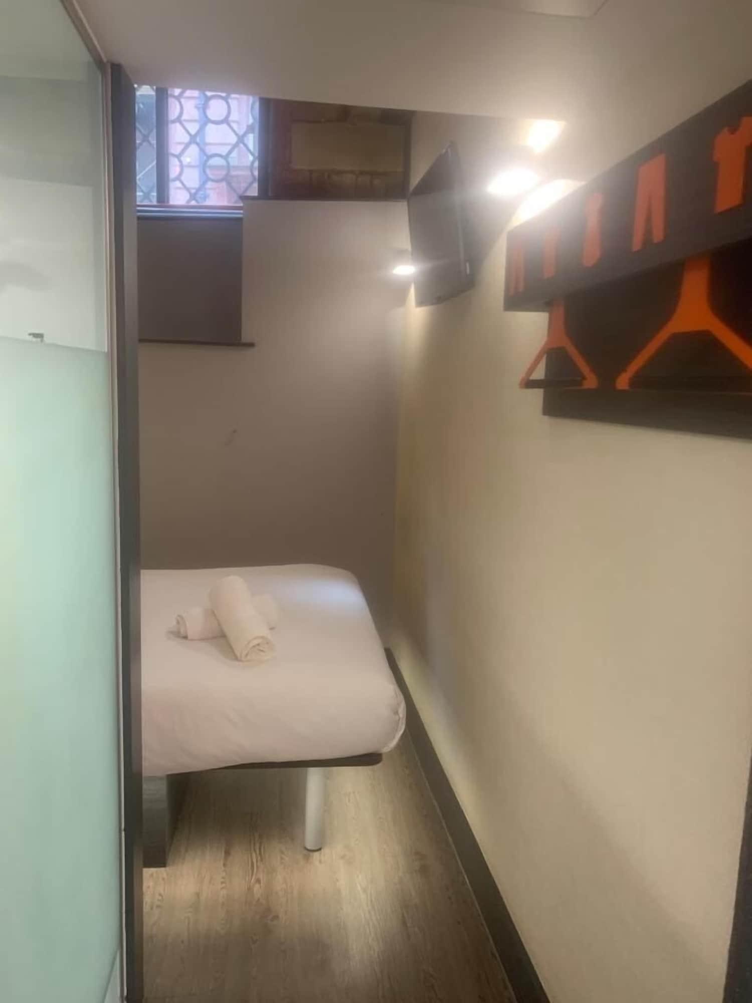 Easyhotel Манчестер Экстерьер фото