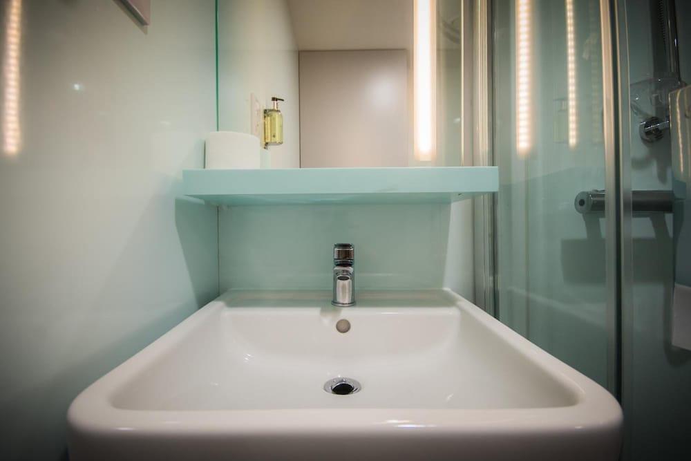 Easyhotel Манчестер Экстерьер фото