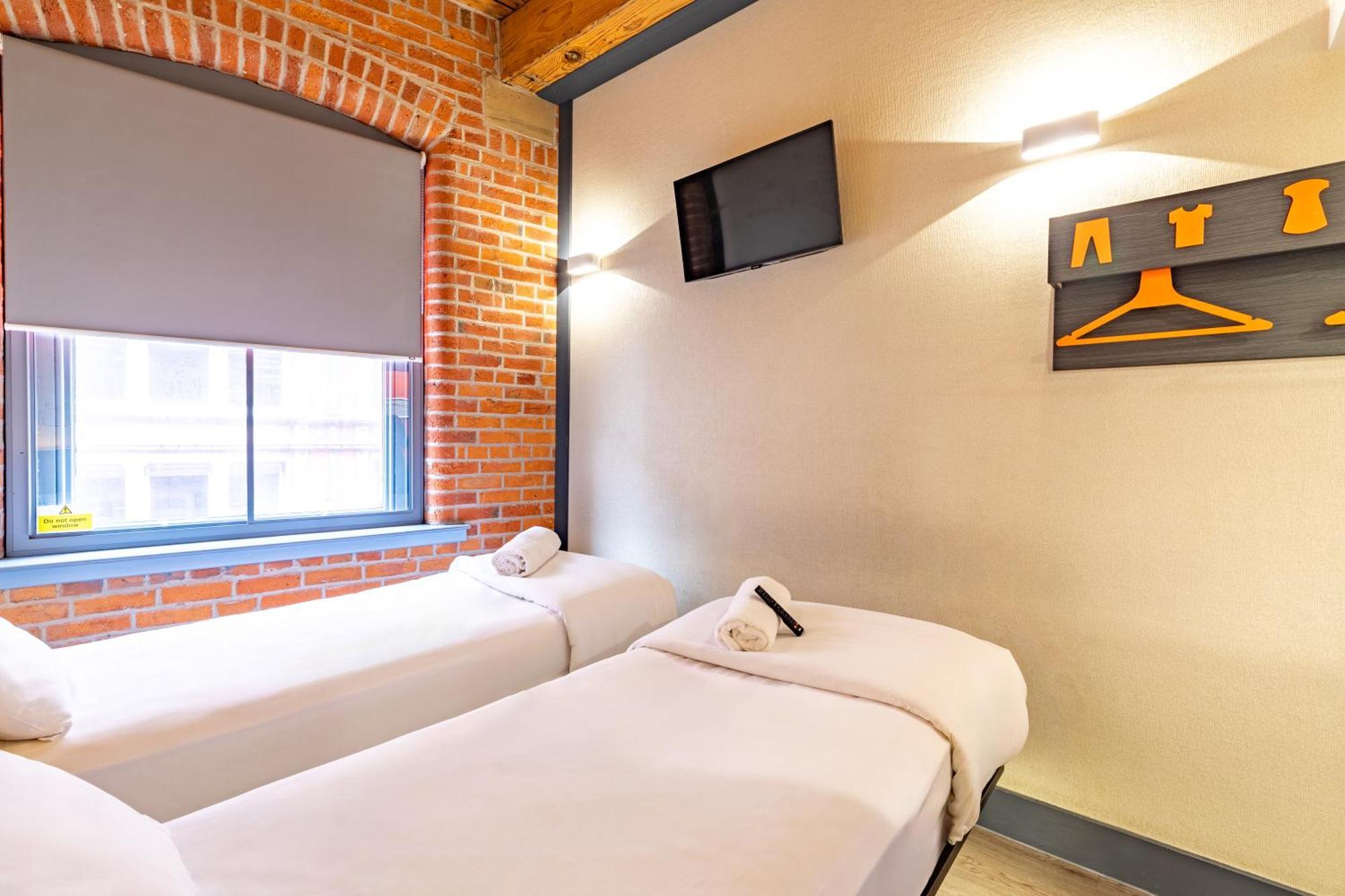 Easyhotel Манчестер Экстерьер фото